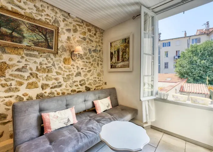New 2-bed Lägenhet Cannes